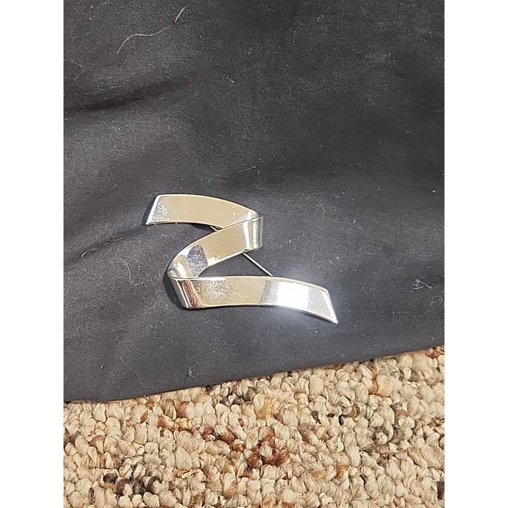 MONET Vintage Sillvertone Lightening Bolt "Z" Brooch. 4" Ribbon Pin. Classic.